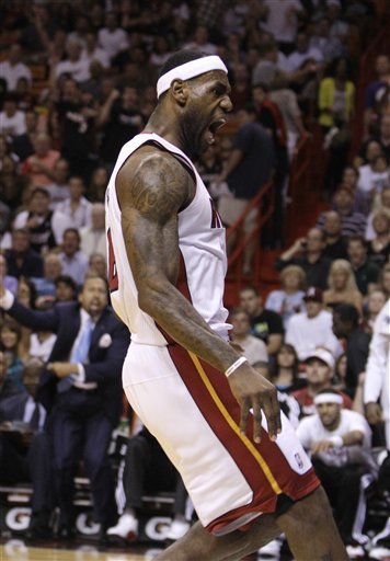 约基奇不爱篮球？欧媒：他对篮球痴迷到极致，会回看训练录像（欧媒辟谣“约基奇不爱篮球”：他痴迷至极，训练录像反复回看）