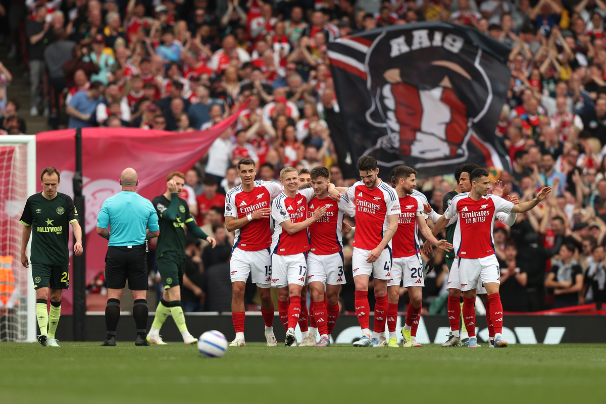 卡拉格：这批利物浦球员无法赢下冠军，他们需要买人提高对抗（卡拉格：利物浦现阵容难夺冠，需引援增强对抗性）