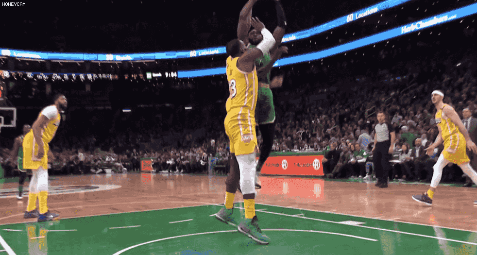 记者：国米失去邓弗里斯后右路失守；新援恩里克完全不合格（记者称：邓弗里斯离队后国米右路告急，新援恩里克表现不及格）