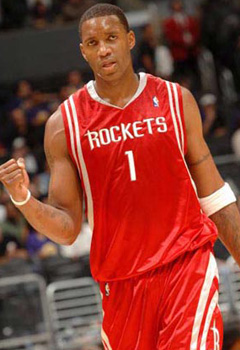 你抢完了我来抢！湖人火箭一回合两队合计4次抢断 最后以詹姆斯打铁告终（抢断接力！湖人与火箭同一回合上演4次断球，最终詹姆斯投篮未中）