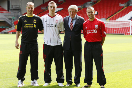 篮球赛场上的精彩瞬间：李悦洲反击妙传张洪硕（篮球赛高光瞬间：李悦洲快攻妙传张洪硕）