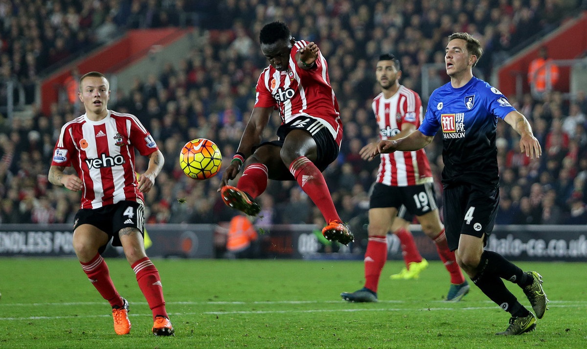 NBA战报：斯潘塞19+7&米切尔29分，勇士99-94击败骑士（勇士99-94险胜骑士：米切尔砍29分，斯潘塞19+7）