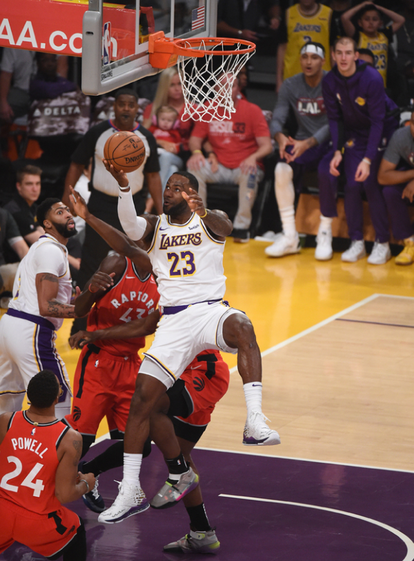 博尼法斯租借合同将在明夏结束，不莱梅总监：没考虑让他提前离队（博尼法斯租借期将于明夏到期，不莱梅总监：未考虑提前解约）