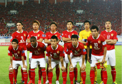 他今天完全控制了节奏（他今日牢牢掌控了节奏）