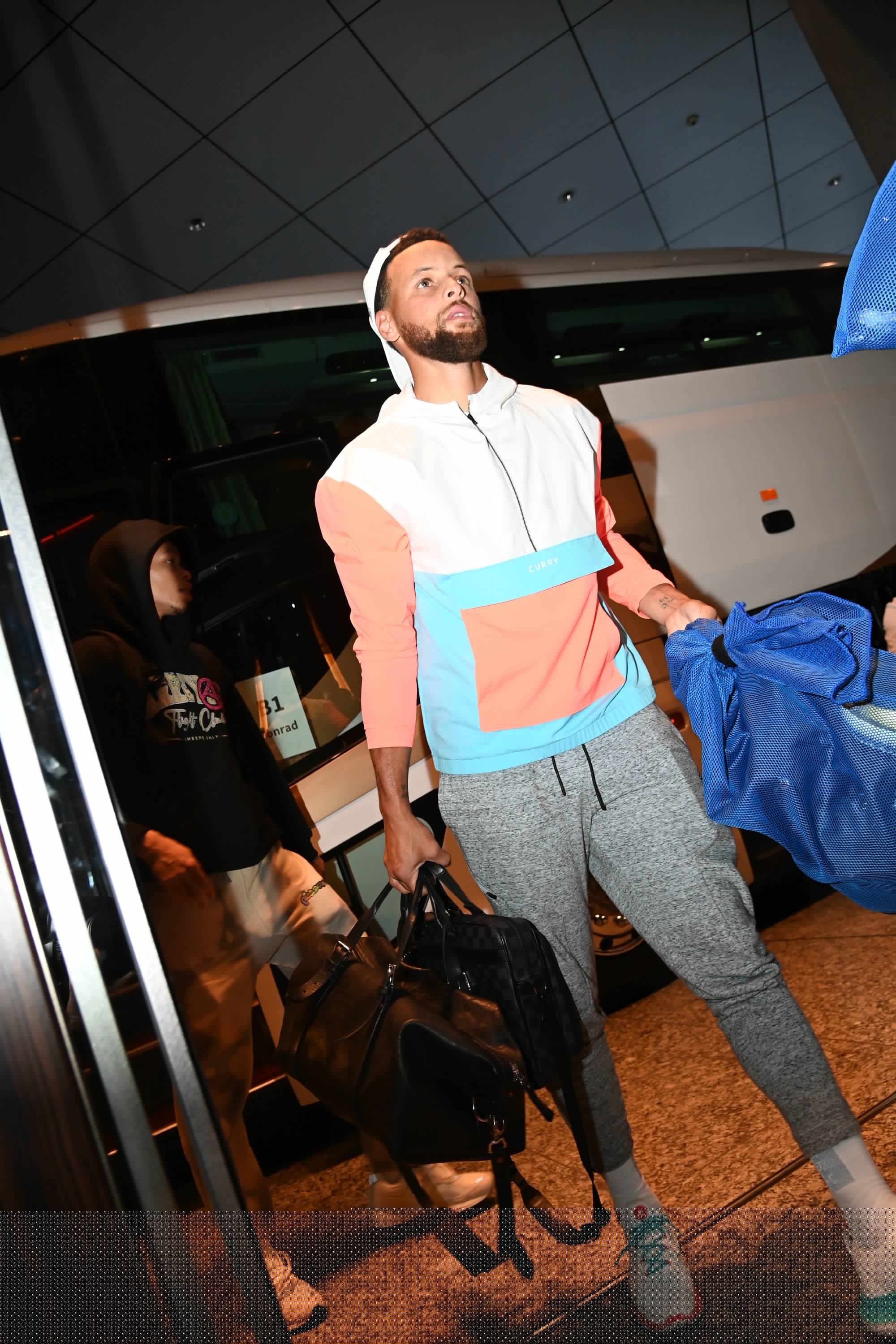 欧冠夺冠赔率：巴萨微弱优势领跑 巴黎力压枪手（欧冠夺冠赔率：巴萨以微弱优势居首，巴黎压过阿森纳）