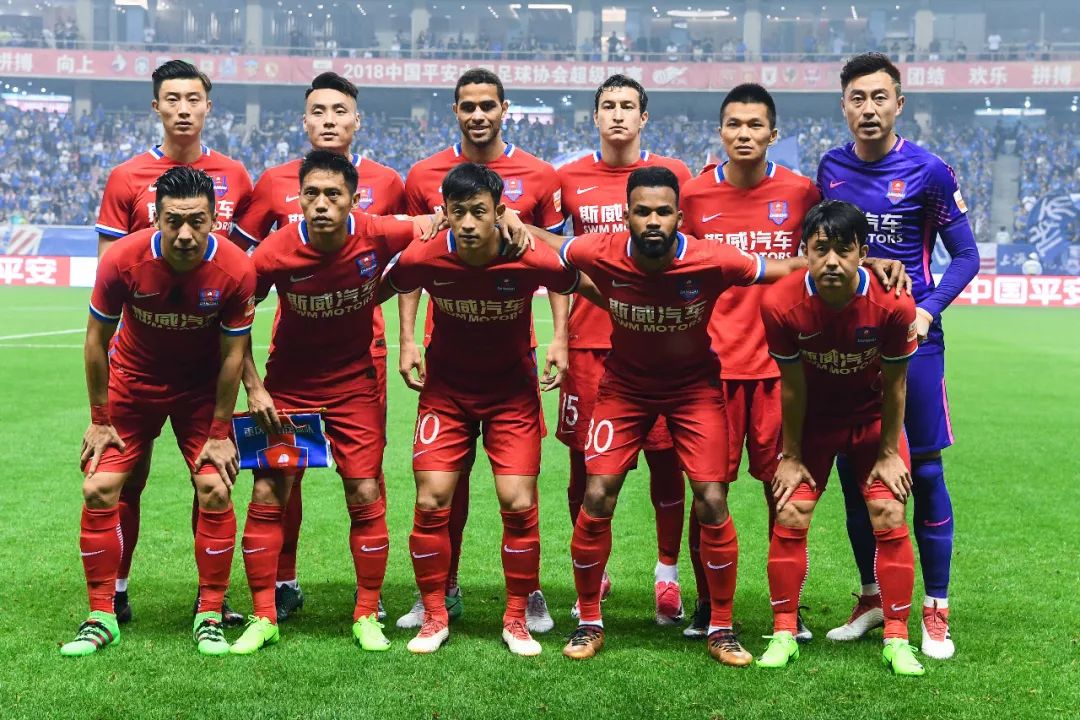 明日湖人战太阳伤病：里夫斯缺席，布克、狄龙出战成疑（湖人明日对阵太阳伤病更新：里夫斯缺阵，布克与狄龙出战成疑）