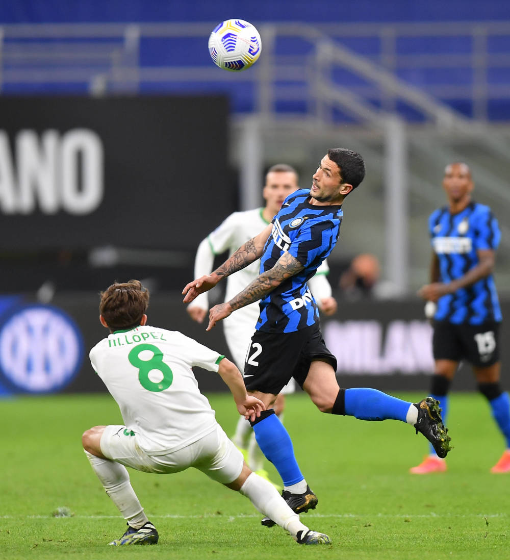 重创！阿诺德伤停两月 皇马右路告急 欧冠生死战遭遇防线危机（噩耗！阿诺德伤停两月 皇马右路拉响警报 欧冠生死战后防告急）